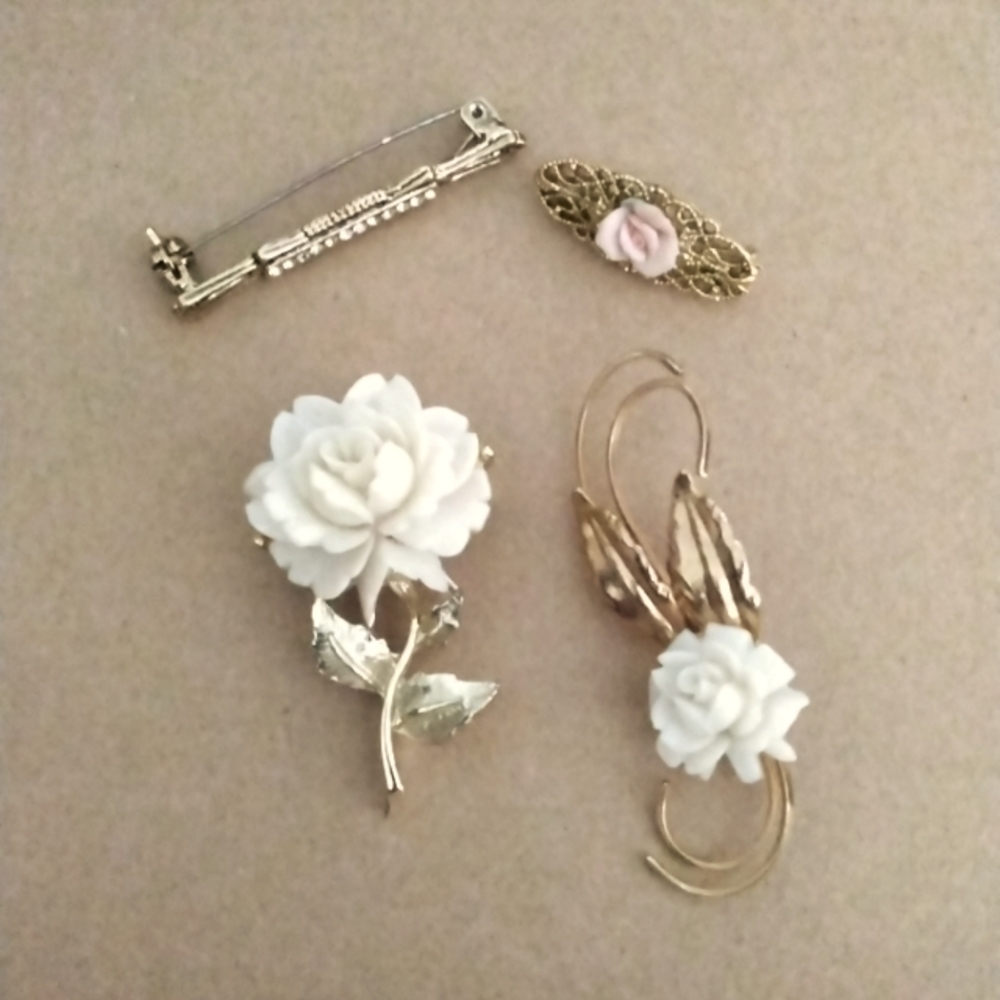 Vintage Gold Tone Pin Lot EUC